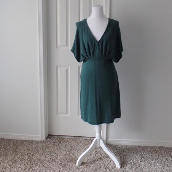 Tapemeasure Dresses & Skirts - Y2K Vintage Woman's V-neck Knit Dress Elegant Bohemian Mini Emerald Green Large